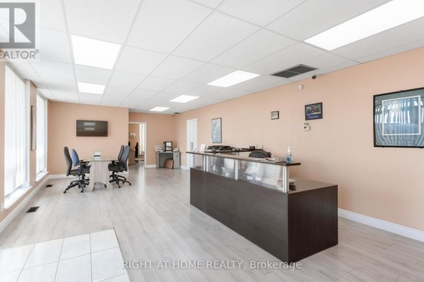 5277 Creekbank Road, Mississauga, ON L4W1N3 Photo 4
