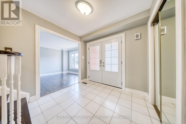 Kitchen - 528 Belview Avenue, Vaughan, ON L4L7R6 Photo 4