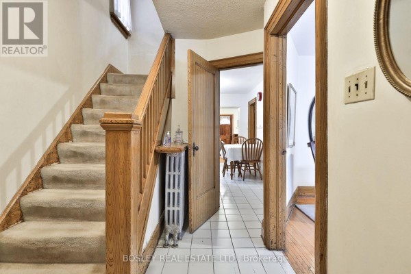 Living room - 528 Soudan Avenue, Toronto, ON M4S1X4 Photo 2