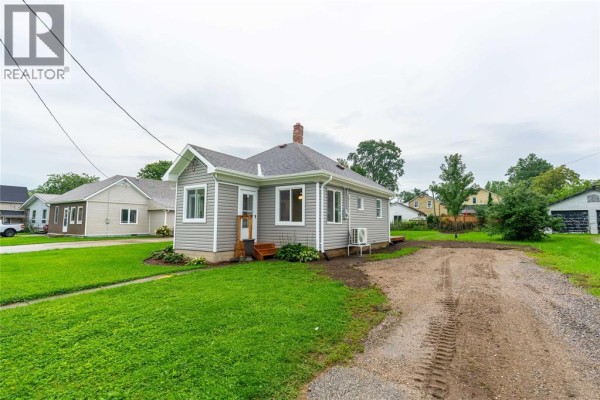 528 St Clair Street, Warwick Watford, ON, photo 2