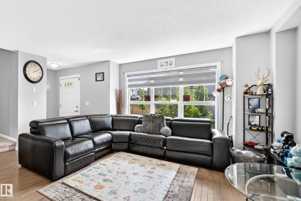 Kitchen - 5280 21 Av Sw, Edmonton, AB T6X1X3 Photo 3