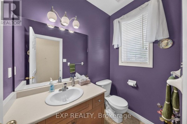 Living room - 5281 Picketts Way, Burlington, ON L7L7J6 Photo 5