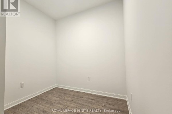 Primary Bedroom - 529 - 223 Princess Street, Kingston, ON K7L0G8 Photo 4