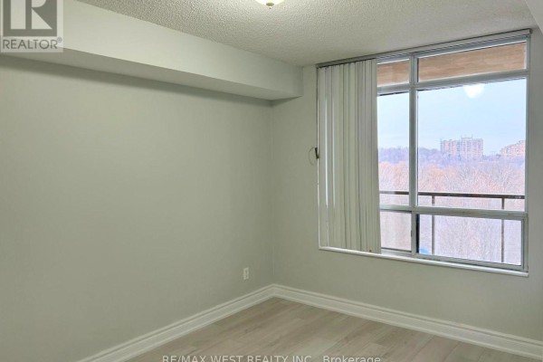 529 - 700 Humberwood Boulevard, Toronto, ON M9W7J4 Photo 5