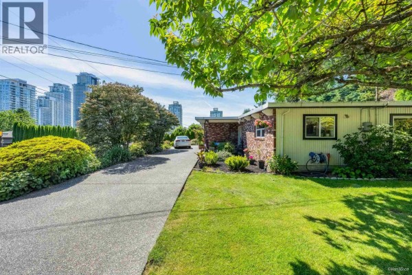 529 Appian Way, Coquitlam, BC V3J2A6 Photo 5