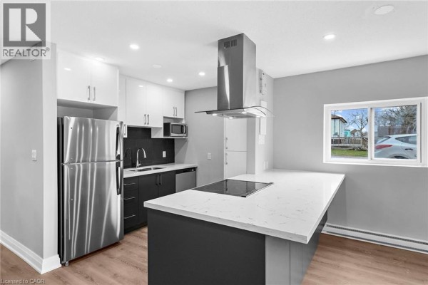 4pc Bathroom - 529 Elm Street Unit# 1, Port Colborne, ON L3K5W6 Photo 5
