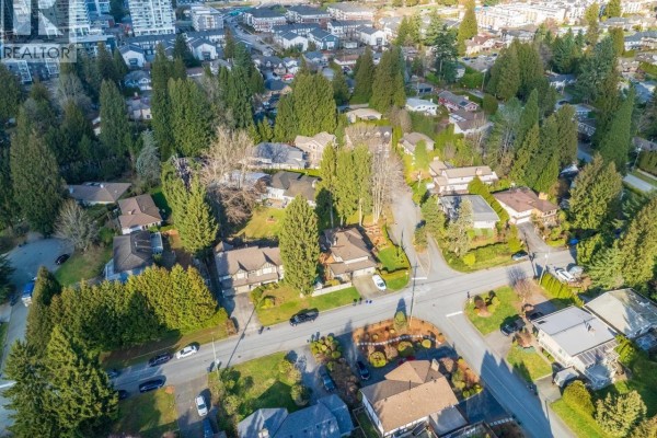 529 Perth Avenue, Coquitlam, BC V3J7V1 Photo 4