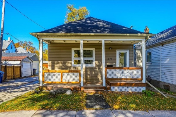 Primary Bedroom - 529 Walker Avenue, Winnipeg, MB R3L1C2 Photo 2