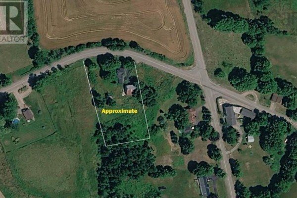 Mud room - 5296 Brooklyn Street, Grafton, NS B0P1V0 Photo 2
