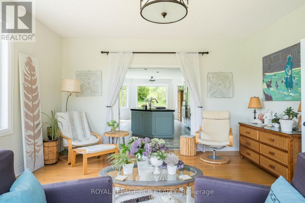 Bedroom 2 - 529648 Osprey-the Blue Mountains Townline, Grey Highlands, ON L0M1P0 Photo 5