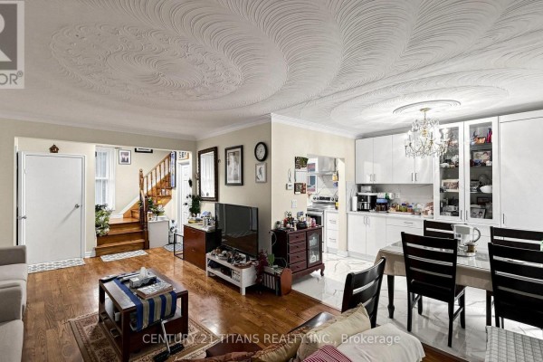 529a Birchmount Road, Toronto, ON, photo 2