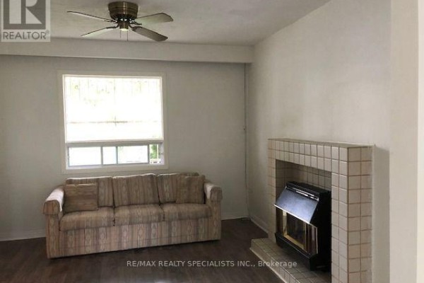 Primary Bedroom - 52a Rockcliffe Boulevard, Toronto, ON M6N4R5 Photo 5