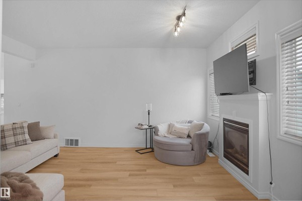 Family room - #53 13825 155 Av Nw, Edmonton, AB T6V0B8 Photo 4