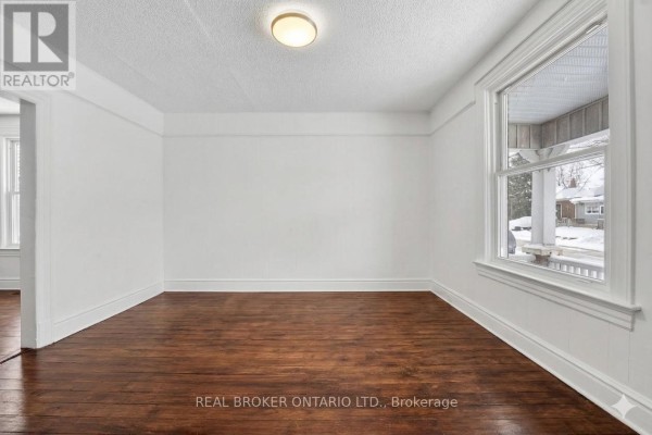 Kitchen - 53-55 Wellington Street, Halton Hills, ON L7J2H1 Photo 4