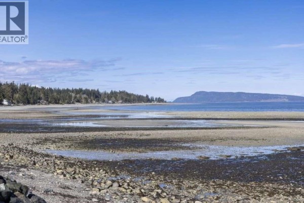 53 6050 Island Hwy W, Qualicum Beach, BC, photo 2