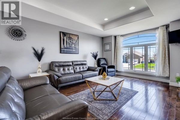 53 Antonio, Leamington, ON, photo 2