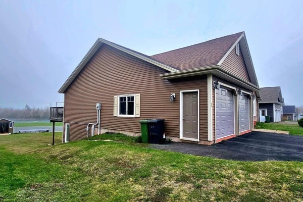 Kitchen - 53 Bonavista Avenue, Stratford, PE C1B0E5 Photo 2