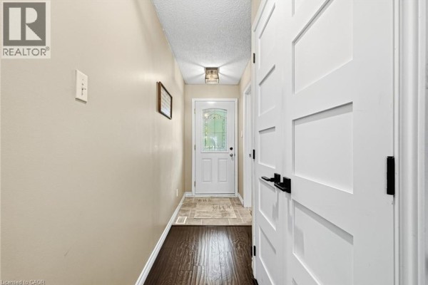 4pc Bathroom - 53 Bryna Avenue, Hamilton, ON L9A4W9 Photo 4