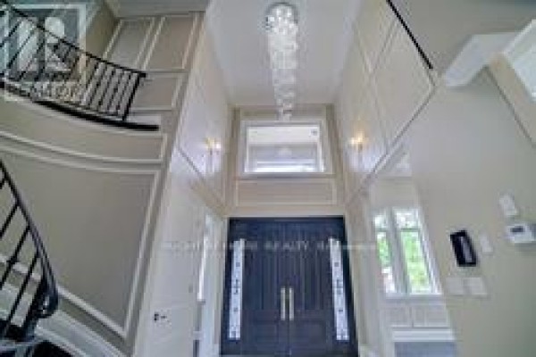 53 Eaglewood Boulevard, Mississauga, ON L5G1V6 Photo 4