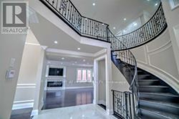 53 Eaglewood Boulevard, Mississauga, ON L5G1V6 Photo 5
