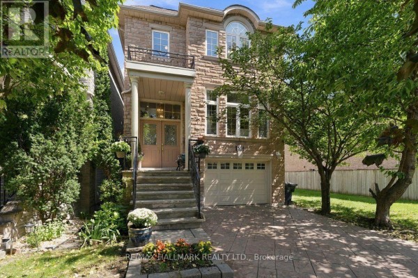 53 Fairchild Avenue, Toronto