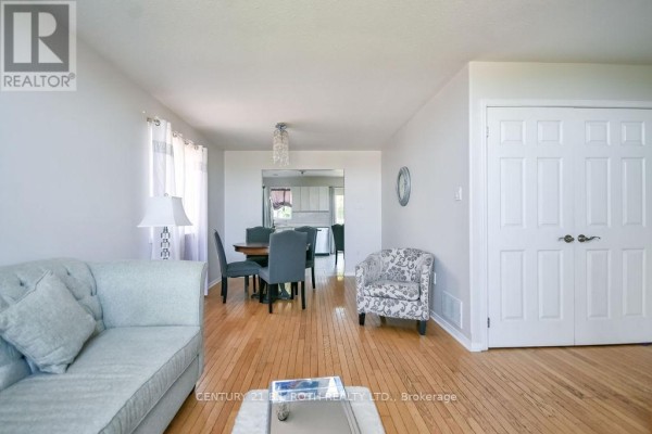 Bedroom 2 - 53 Forest Dale Drive, Barrie, ON L4M6M9 Photo 5