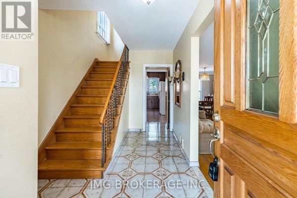 Kitchen - 53 Foxrun Avenue, Toronto, ON M3L1L9 Photo 4