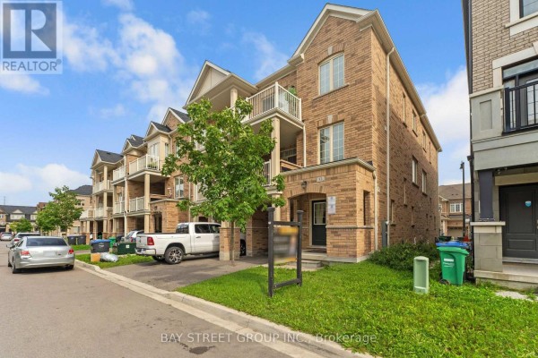 53 Fruitvale Circle, Brampton, ON L7A5B9 Photo 3
