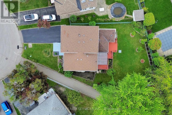 53 Geneva Crescent, Brampton, ON, photo 2