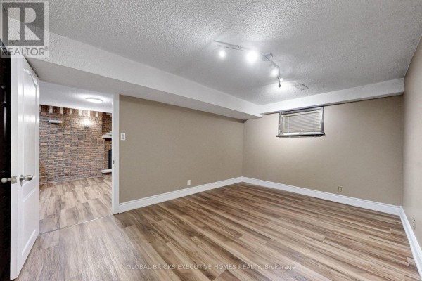 Bedroom 2 - 53 Goldring Drive, Whitby, ON L1P1B9 Photo 5