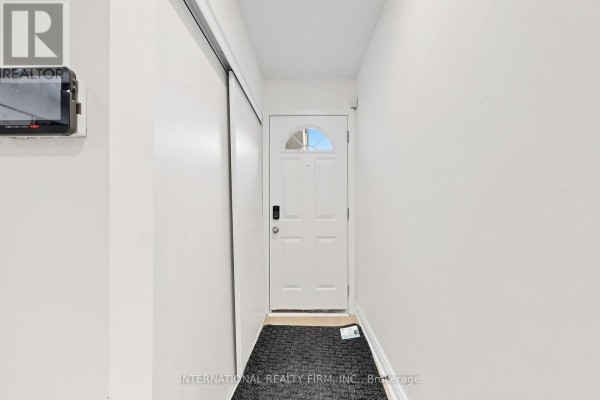 Kitchen - 53 Jacob Fisher Drive, Toronto, ON M1B4K4 Photo 3