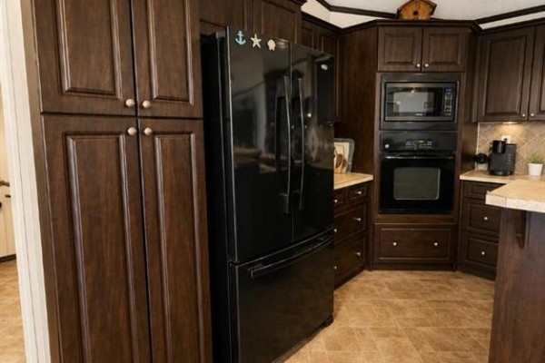 Kitchen - 53 Keystone Crossing, Whitecourt, AB T7S0B2 Photo 5