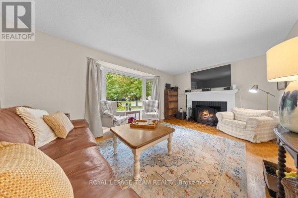 53 Meadowbank Drive, Ottawa, ON K2G0P1 Photo 4