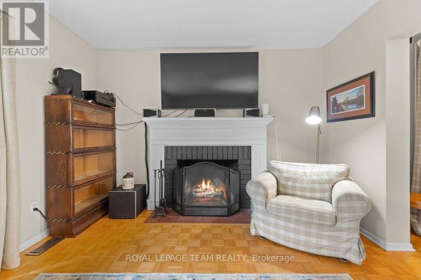 53 Meadowbank Drive, Ottawa, ON K2G0P1 Photo 5