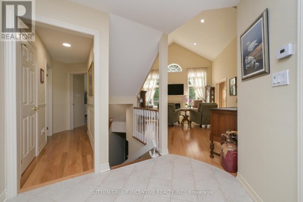 Eating area - 53 Sunset Boulevard, New Tecumseth, ON L9R1Y8 Photo 4