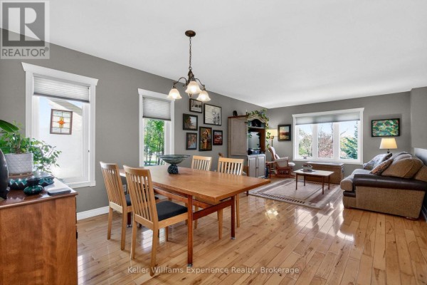 Dining room - 53 Therrien Court, Penetanguishene, ON L9M1P6 Photo 4