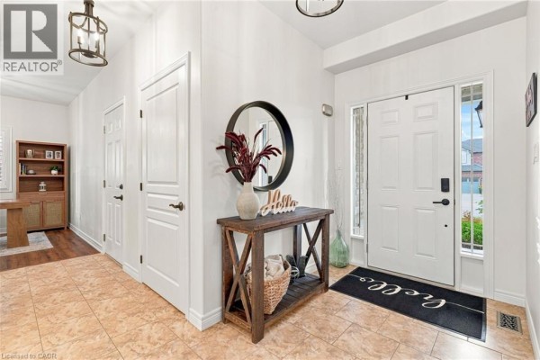 Recreation room - 53 Valiant Circle, Binbrook, ON L0R1C0 Photo 4