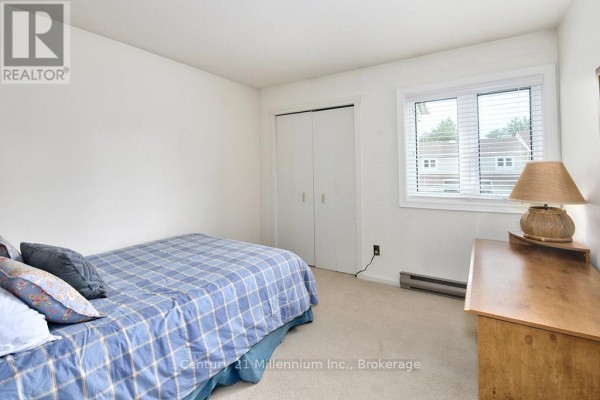 Living room - 530 - 22 Dawson Drive, Collingwood, ON L9Y5B4 Photo 2