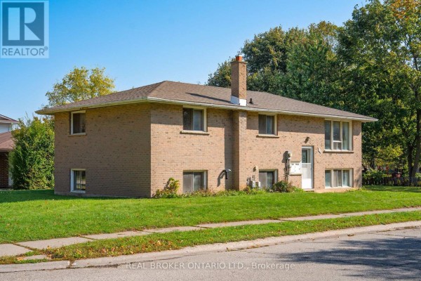 Living room - 530 Glen Forrest Boulevard, Waterloo, ON N2L4J1 Photo 2