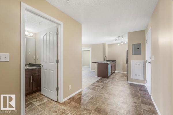 530 Watt Bv Sw, Edmonton, AB T6X1P7 Photo 3