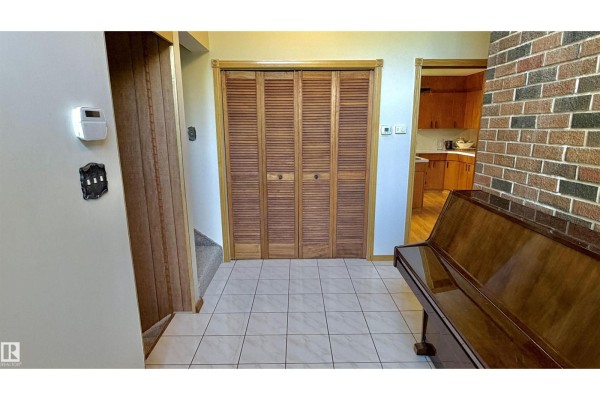 Den - 53001 Rge Road 14, Rural Parkland County, AB T0E0H0 Photo 5