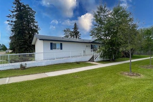 5302 5304 5306 50 Avenue, Valleyview, AB T0H3N0 Photo 4