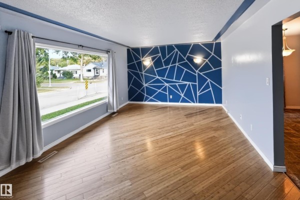5303 119 Av Nw, Edmonton, AB T5W1H8 Photo 5