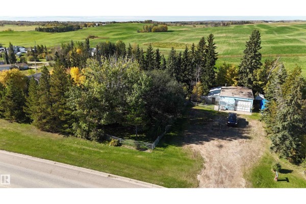 Kitchen - 5304 50 St, Tomahawk, AB T0E2H0 Photo 2