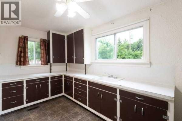 5304 56, Taber, AB, photo 3