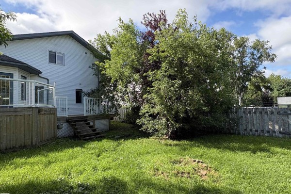 5306 44 St, Cold Lake, AB T9M2B4 Photo 5