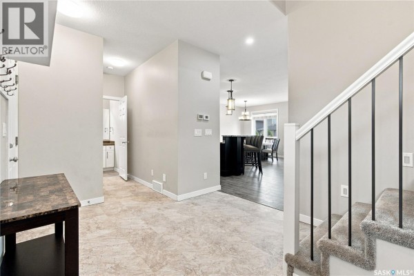 Living room - 5306 Watson Way, Regina, SK S4X4P4 Photo 4