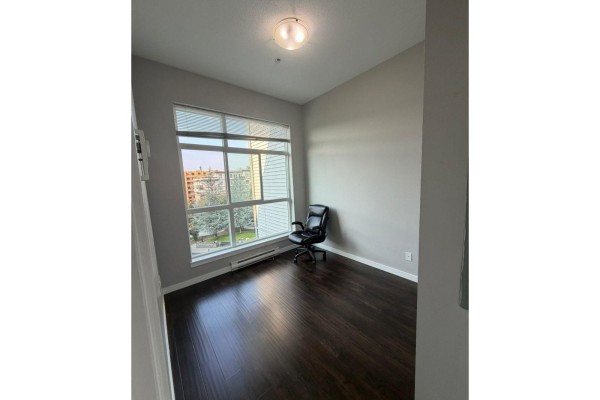 531 13733 107a Avenue, Surrey, BC V3T0B7 Photo 5