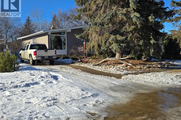 531 Scott Street, Weyburn, SK, photo 2