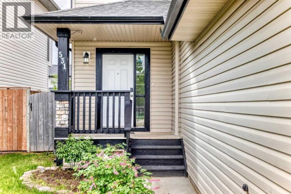 531 Stonegate Road Nw, Airdrie, AB, photo 3